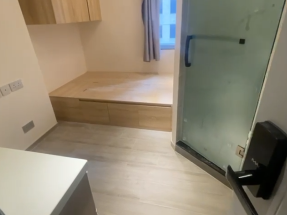 靚裝一房間隔,設備新淨,住宅區,交通方便。平地電梯,有大閘,有保安