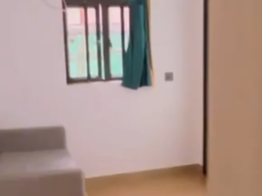 開揚 靚裝 一房一廳, 齊家電,美食林立 配套足 , 2分鐘到地鐵站, 即打9035 8312約睇