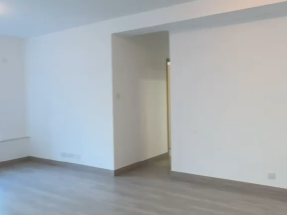 High FLoor in Conduit Road with club facilities 