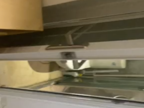 開放式，有基本傢私電器，有電梯大閘保安，拎包入住，有窗，歡迎約睇